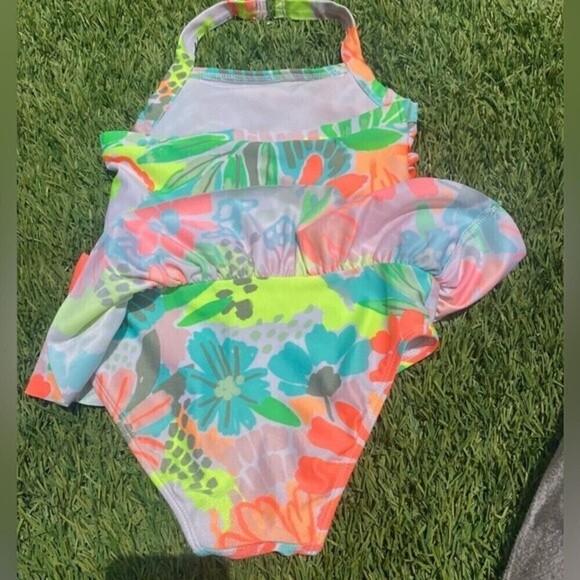 Cat & Jack swimsuit size 5t one piece swimsuit floral used in great condition - Picture 4 of 9